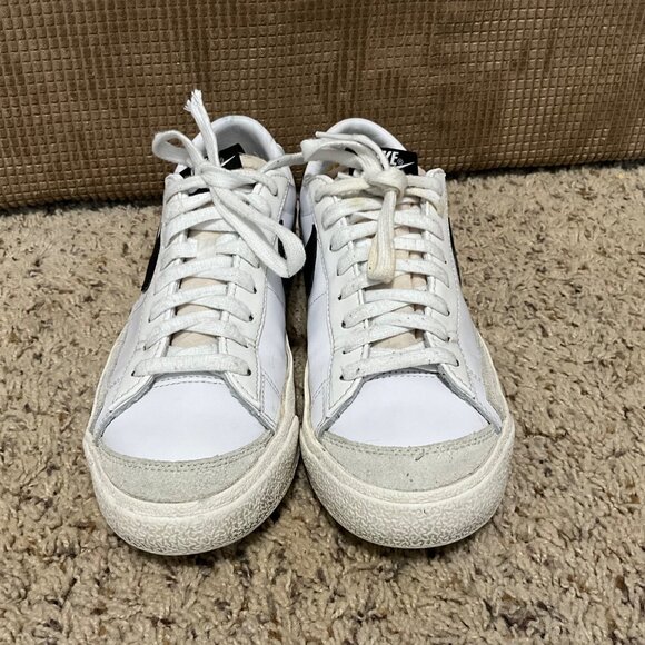 Nike Men's White and Black Sneakers - Picture 9 of 12